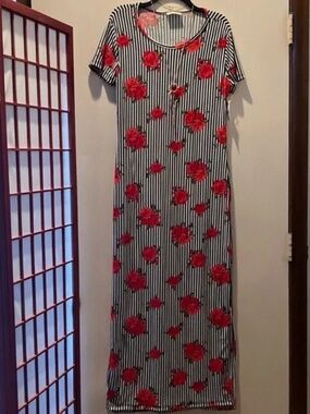 Bobbie Brooks Maxi Dress with Necklace Size Large NEW NWT